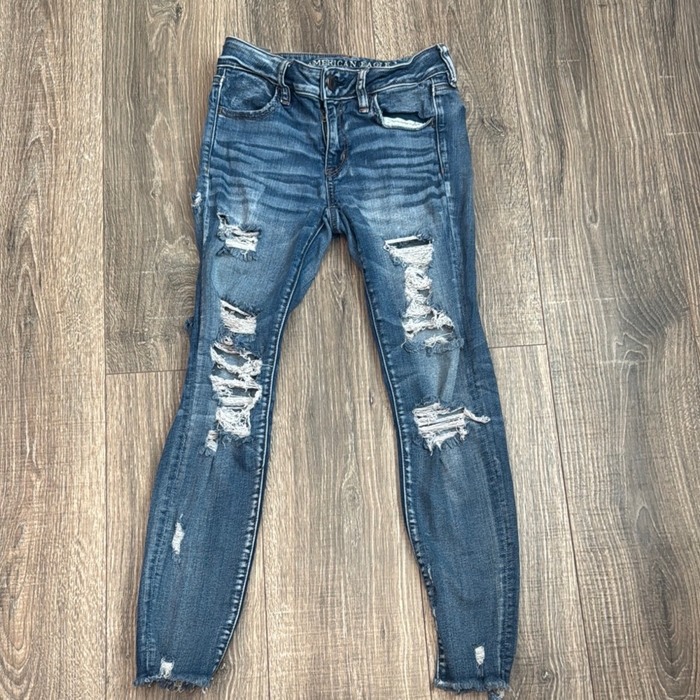 American Eagle Outfitters Skinny Blue Jeans with Trendy Distressing